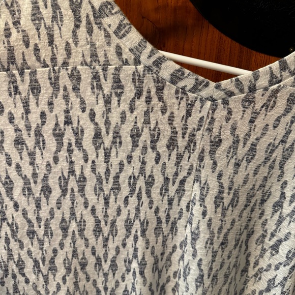 V Neck light Tee shirt -Bobeau blue and white Size XL - Picture 5 of 7